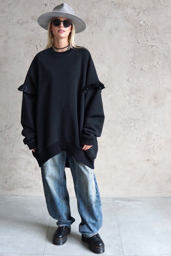 BLACK OVERSIZED JUMPER