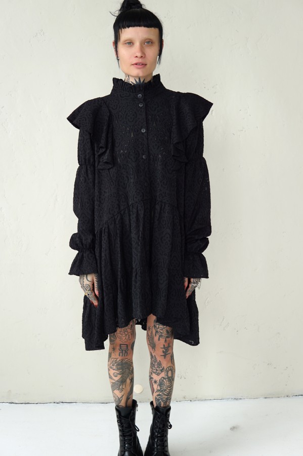DRESS WITH LONG SLEEVES AND RUFFLES