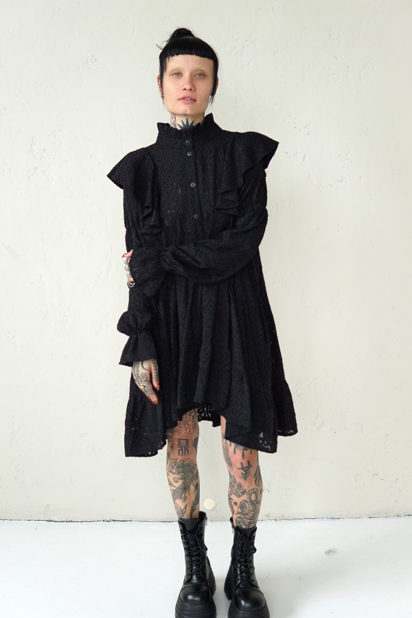 DRESS WITH LONG SLEEVES AND RUFFLES