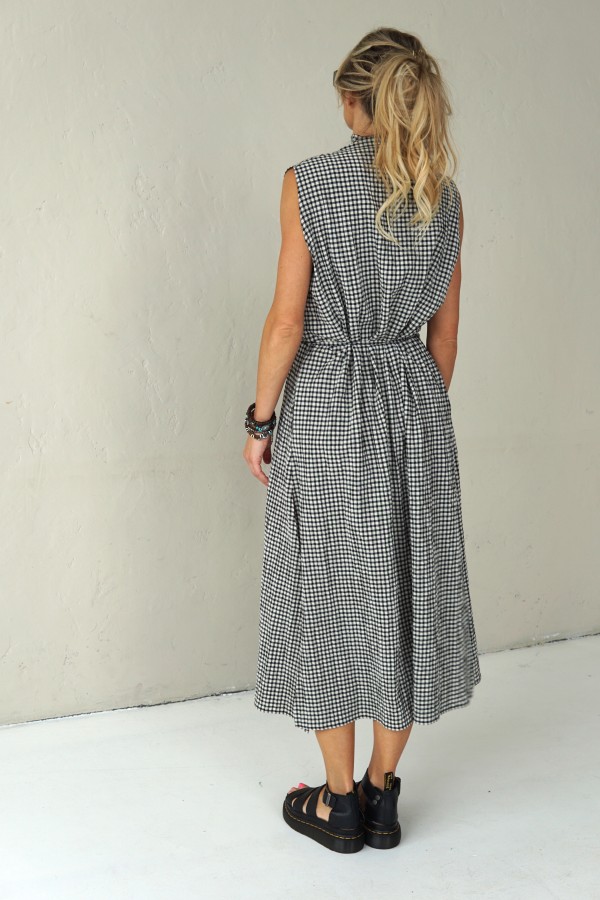 loose silhouette summer dress