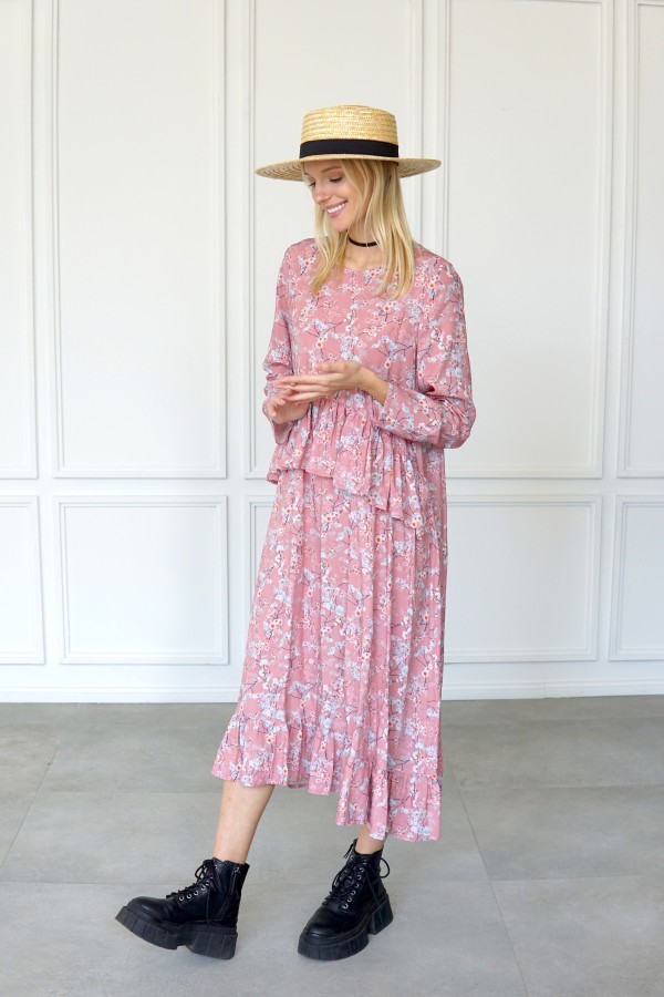 New flowery pink dress with long sleeves