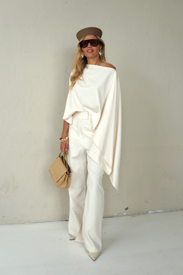 WHITE BLOUSE 