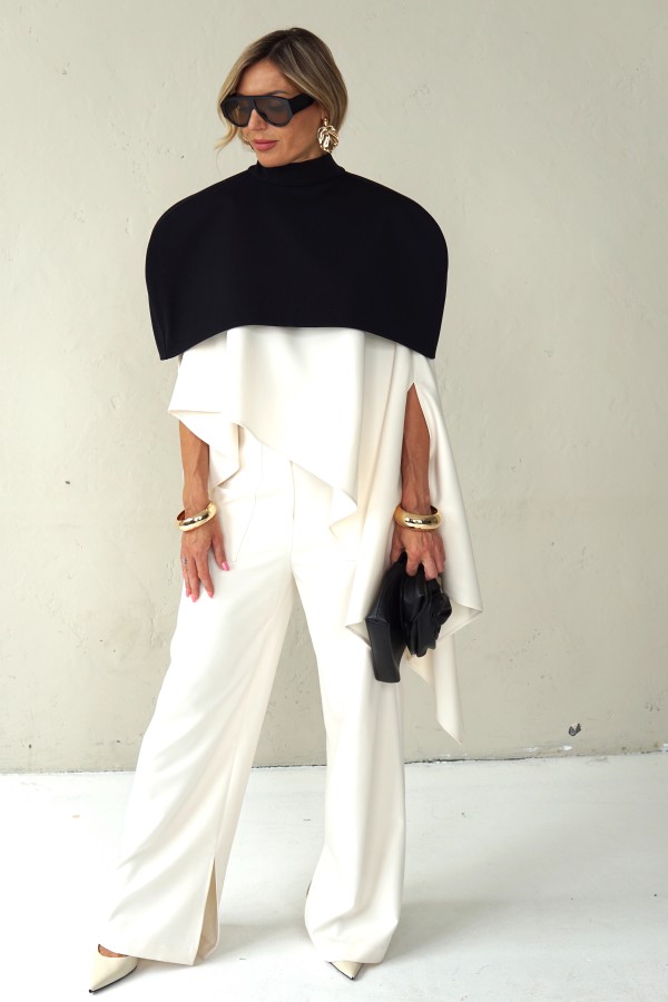 SHOULDER CAPE WITH ZIPPER AT THE BACK