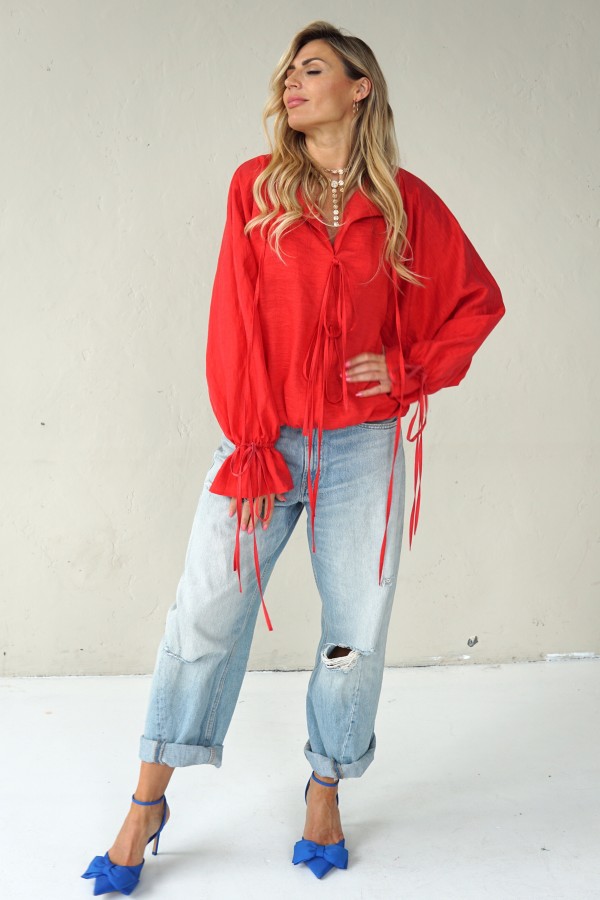 Luxurious linen blouse ties with laces