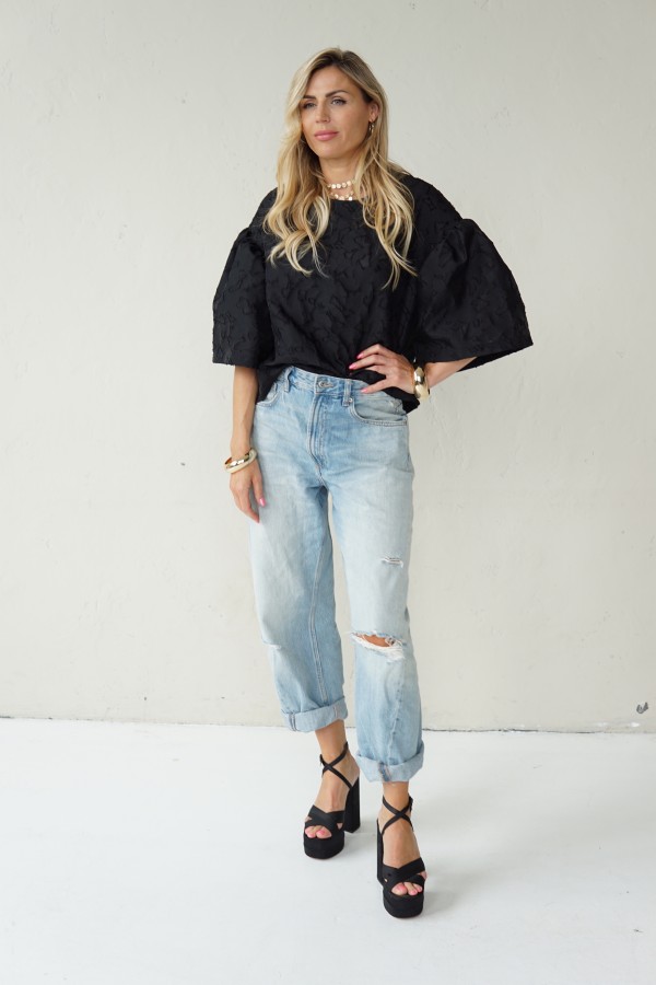 Luxurious jacquard blouse with puff sleeves
