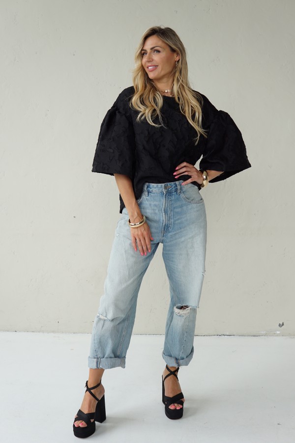 Luxurious jacquard blouse with puff sleeves