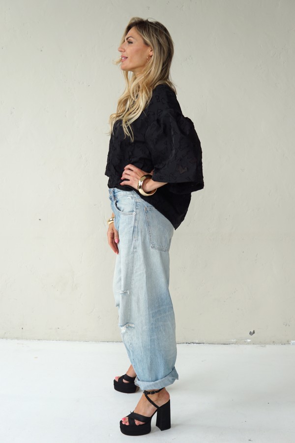 Luxurious jacquard blouse with puff sleeves