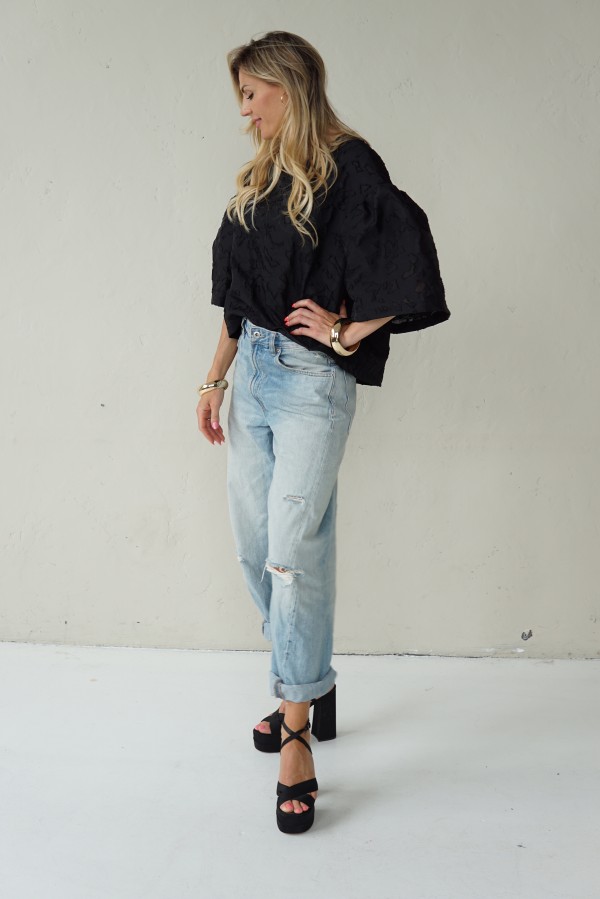 Luxurious jacquard blouse with puff sleeves