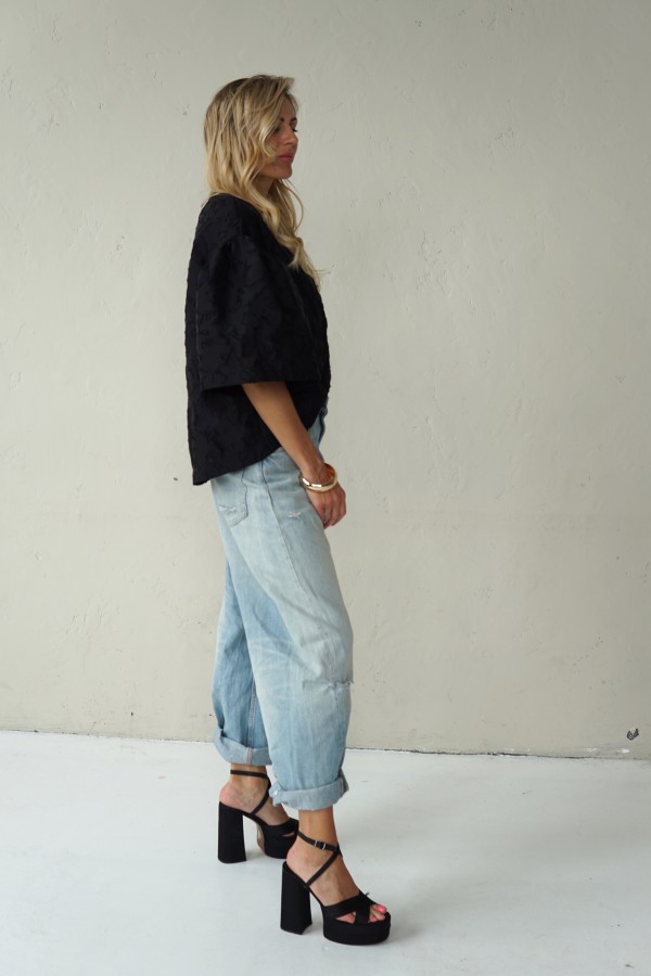 Luxurious jacquard blouse with puff sleeves