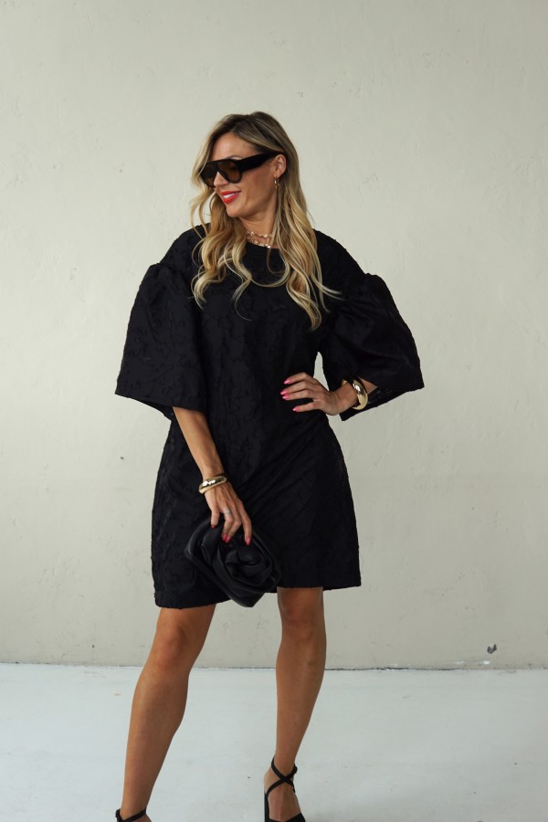 Luxurious jacquard dress with puff sleeves