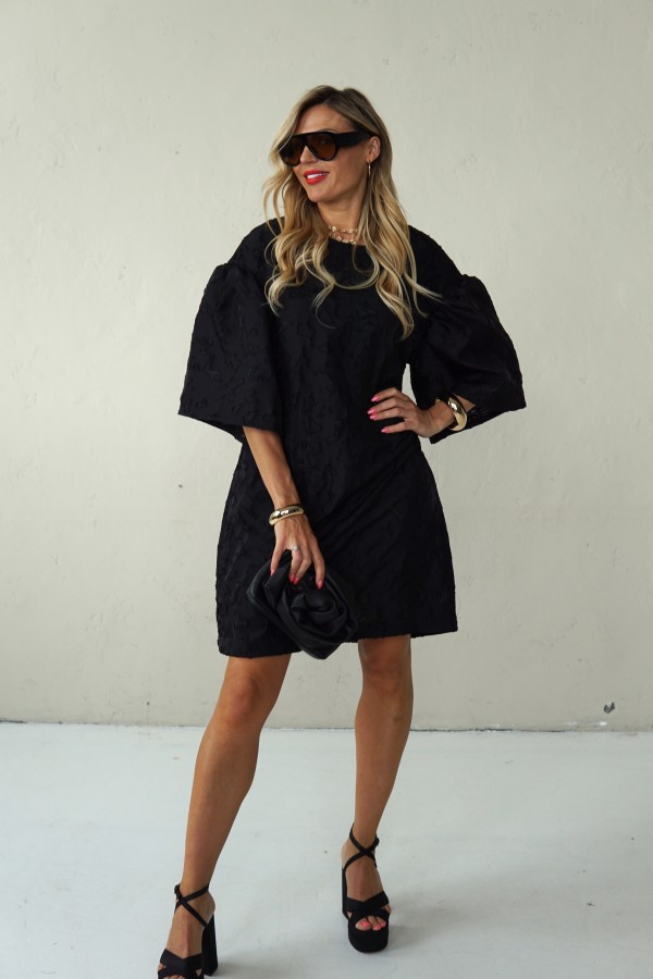 Luxurious jacquard dress with puff sleeves
