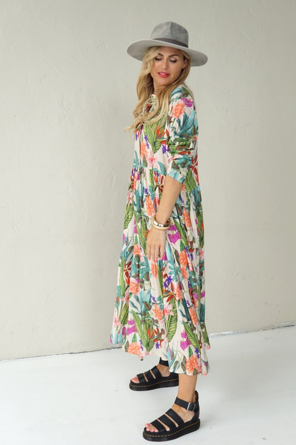 LONG, LIGHTLY FALLING VISCOSE FLORAL DRESS