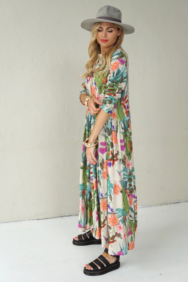LONG, LIGHTLY FALLING VISCOSE FLORAL DRESS