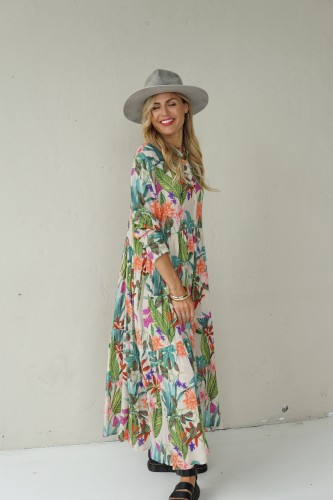 LONG, LIGHTLY FALLING VISCOSE FLORAL DRESS