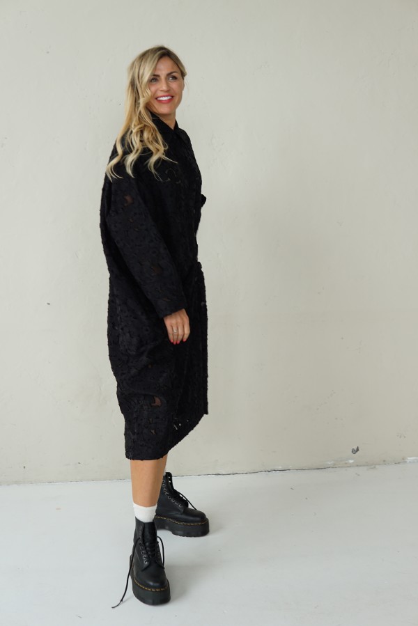 BLACK LONG JACQUARD SHIRT WITH FRONT PLEAT