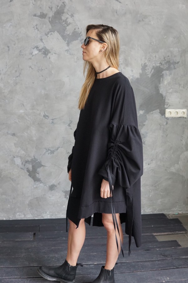 DRESS WITH INTERESTING SLEEVES