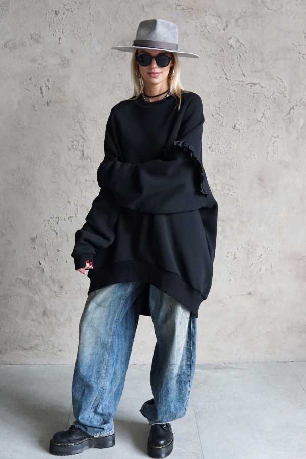 BLACK OVERSIZED JUMPER