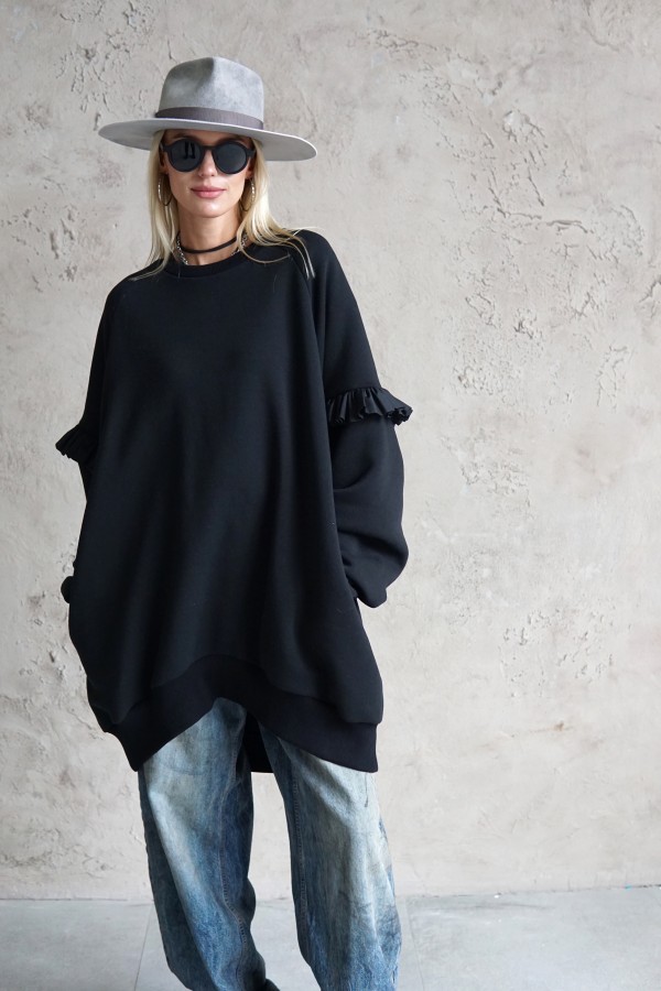 BLACK OVERSIZED JUMPER