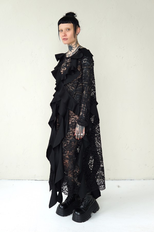 LACE DRESS WITH RUFFLES 