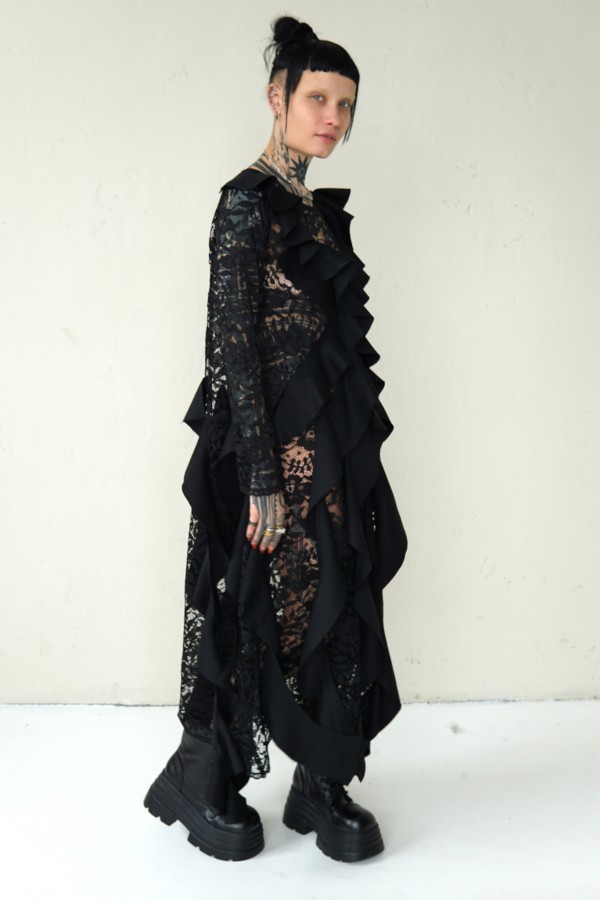 LACE DRESS WITH RUFFLES 