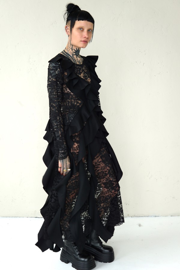 LACE DRESS WITH RUFFLES 