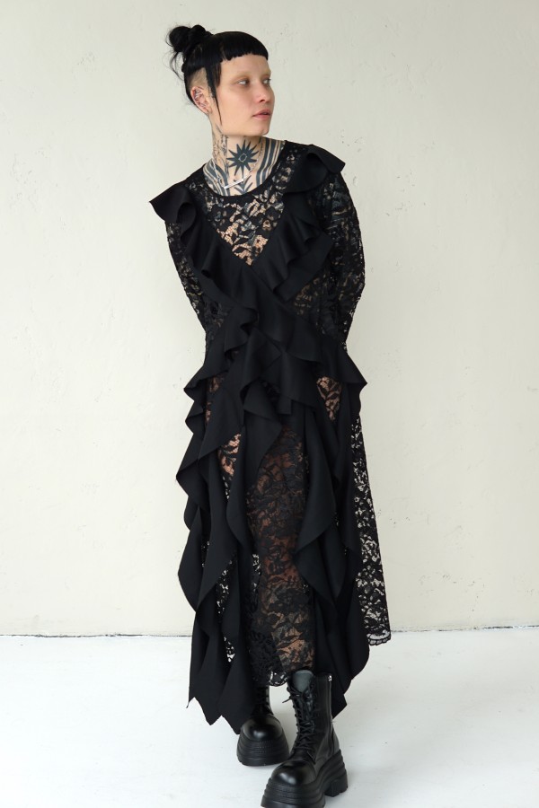 LACE DRESS WITH RUFFLES 