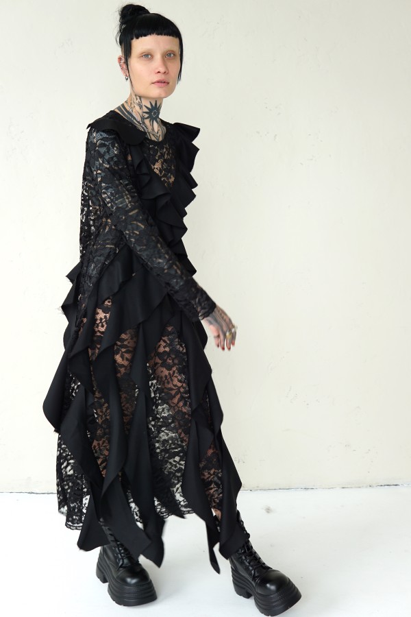 LACE DRESS WITH RUFFLES 