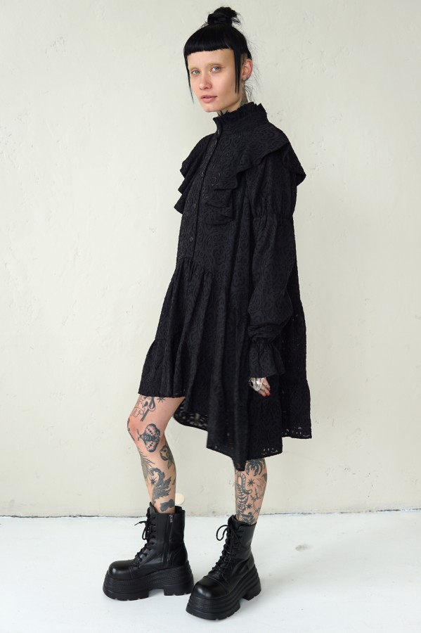 DRESS WITH LONG SLEEVES AND RUFFLES