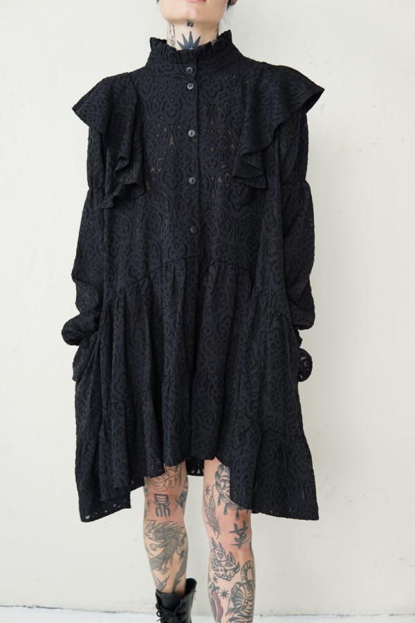 DRESS WITH LONG SLEEVES AND RUFFLES