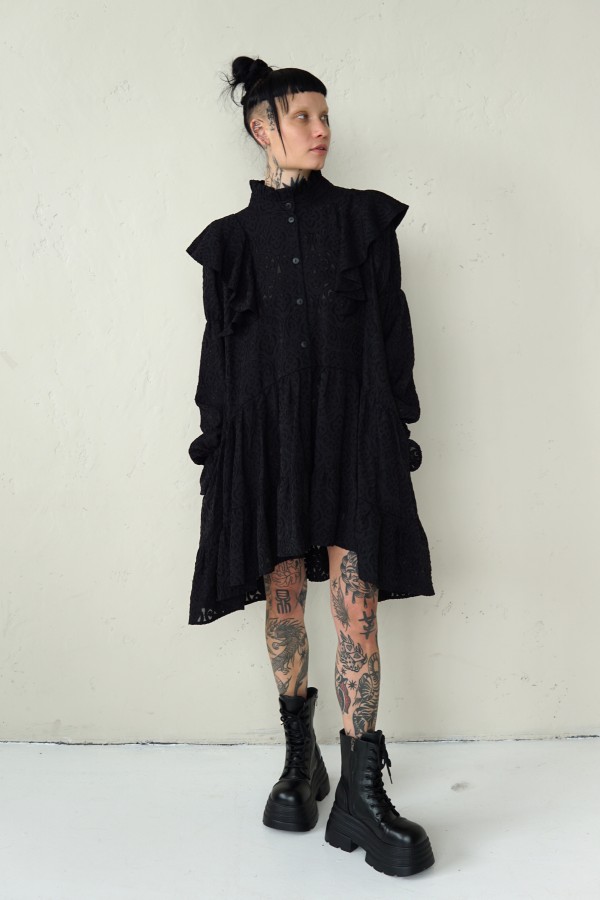 DRESS WITH LONG SLEEVES AND RUFFLES