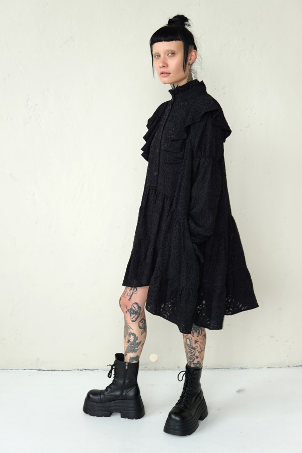 DRESS WITH LONG SLEEVES AND RUFFLES