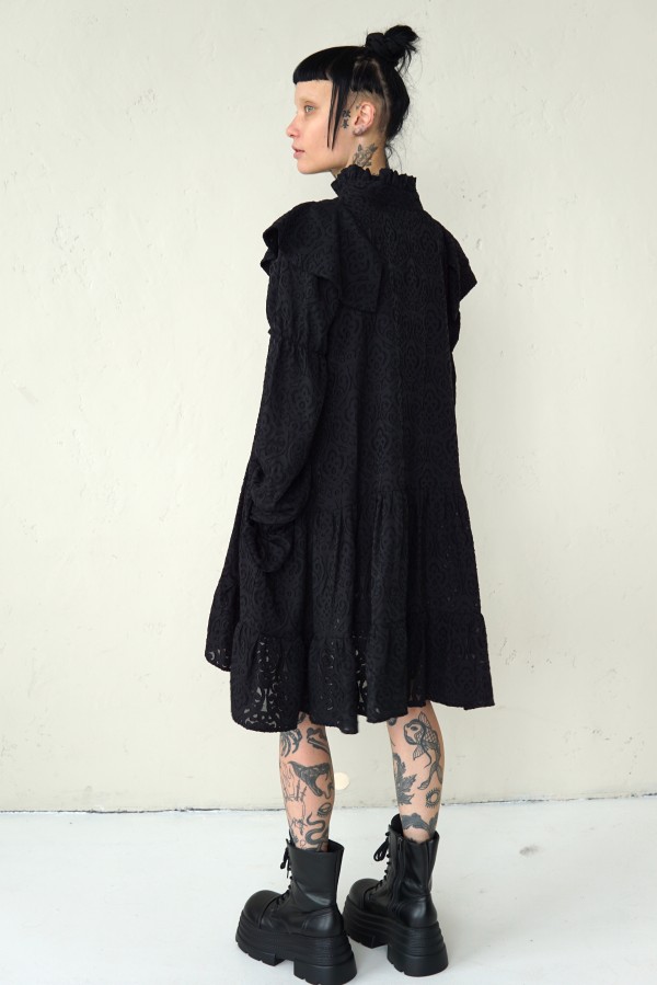 DRESS WITH LONG SLEEVES AND RUFFLES