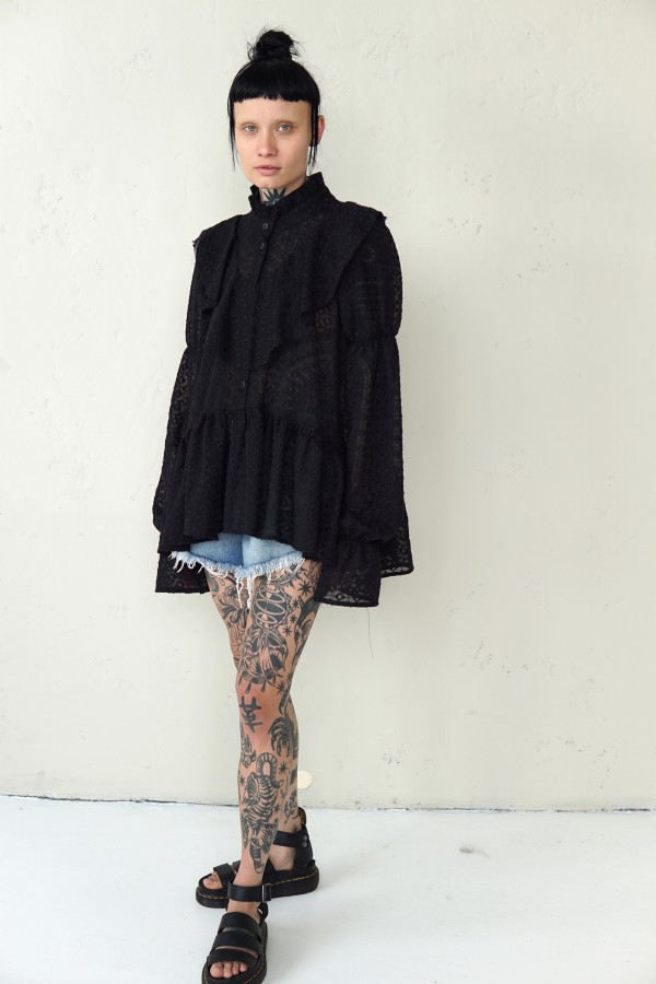 STYLISH BLACK BLOUSE WITH WIDE SLEEVES