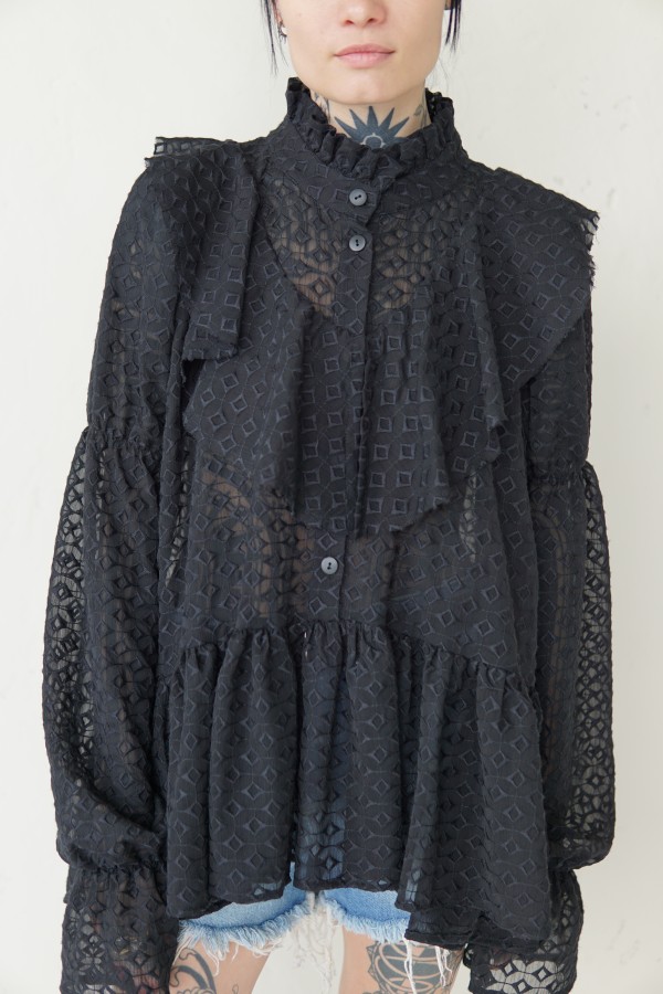 STYLISH BLACK BLOUSE WITH WIDE SLEEVES