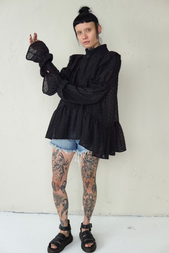 STYLISH BLACK BLOUSE WITH WIDE SLEEVES