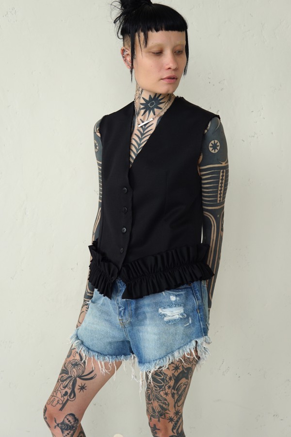 BLACK WOOL VEST WITH DETAILS 
