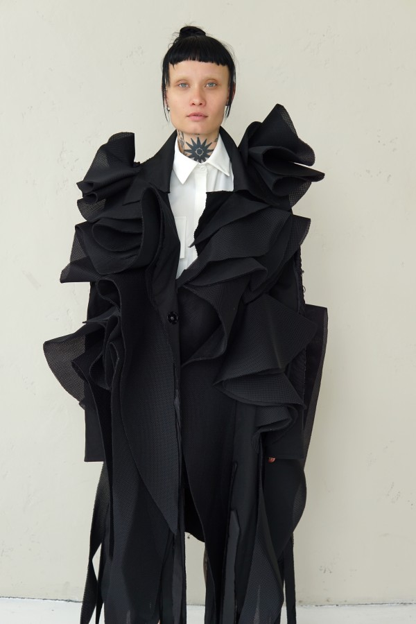 SPECIAL BLACK AVANT-GARDE LONG COAT WITH DETAILS