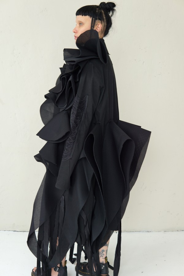 SPECIAL BLACK AVANT-GARDE LONG COAT WITH DETAILS