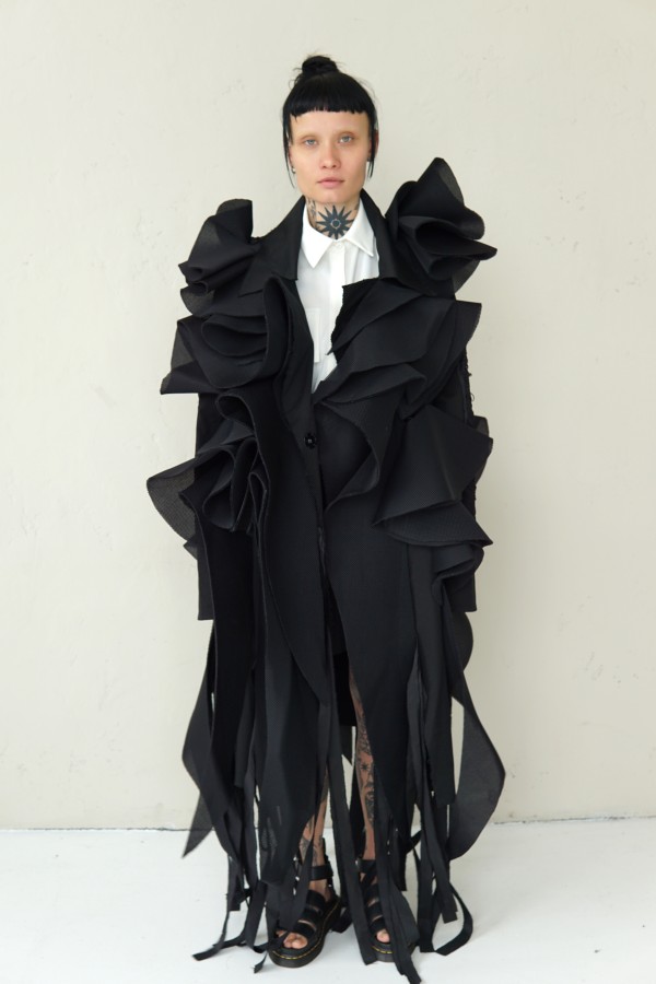 SPECIAL BLACK AVANT-GARDE LONG COAT WITH DETAILS