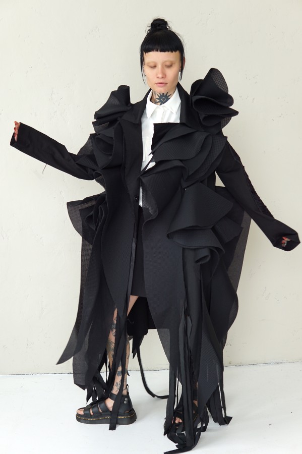 SPECIAL BLACK AVANT-GARDE LONG COAT WITH DETAILS