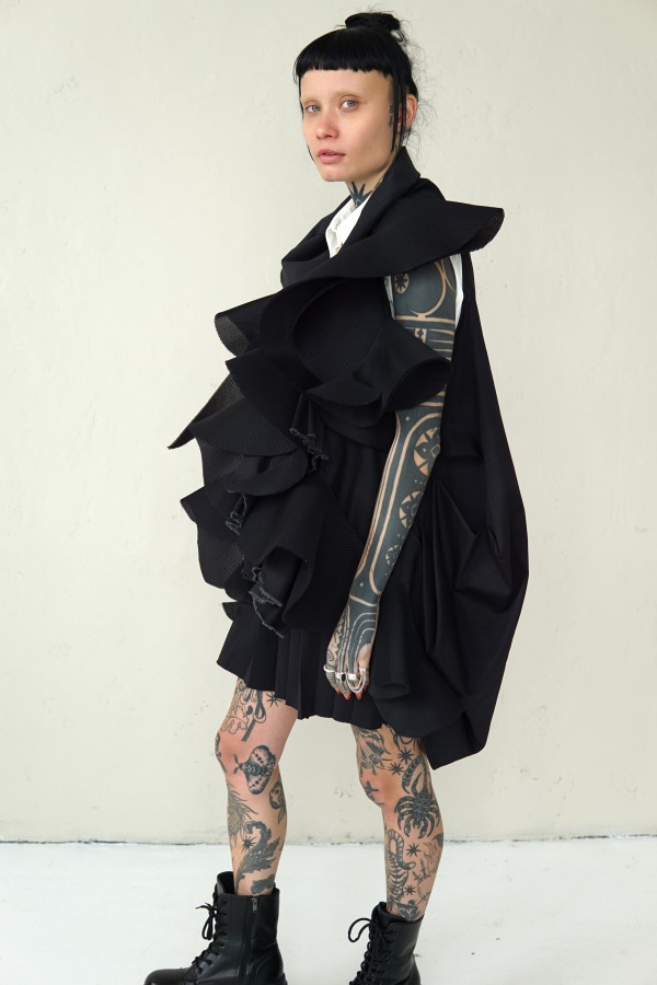 AVANT-GARDE COTTON VEST WITH DETAILS 