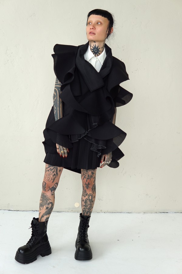 AVANT-GARDE COTTON VEST WITH DETAILS 