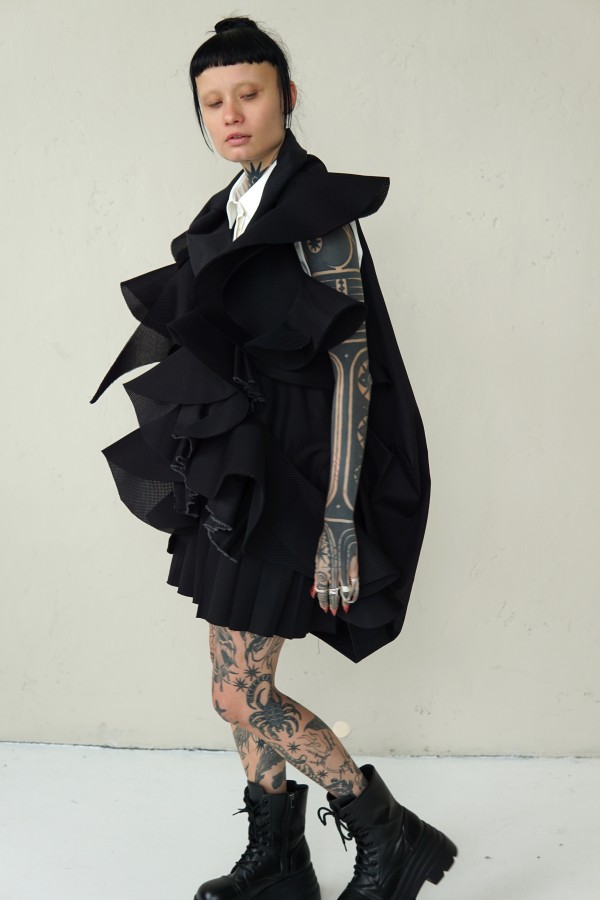 AVANT-GARDE COTTON VEST WITH DETAILS 