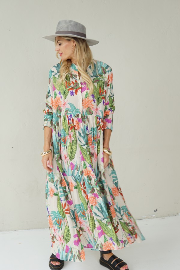 LONG, LIGHTLY FALLING VISCOSE FLORAL DRESS
