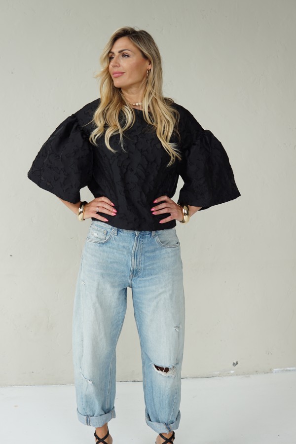 Luxurious jacquard blouse with puff sleeves