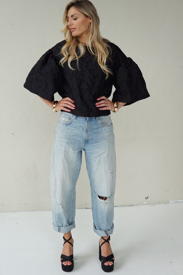 Luxurious jacquard blouse with puff sleeves