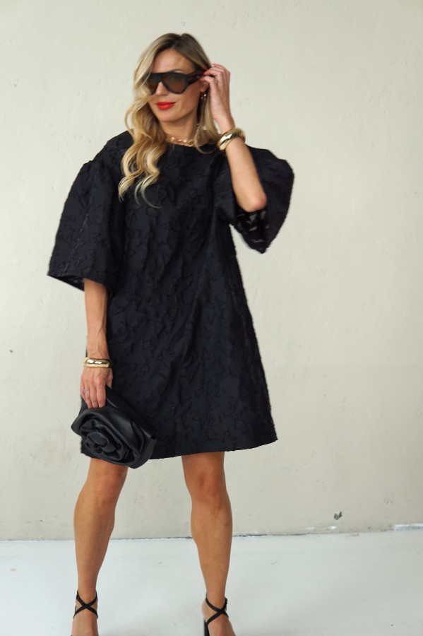 Luxurious jacquard dress with puff sleeves