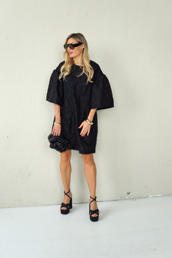 Luxurious jacquard dress with puff sleeves