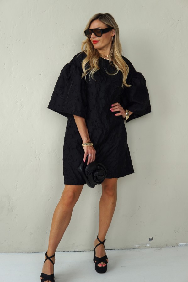 Luxurious jacquard dress with puff sleeves