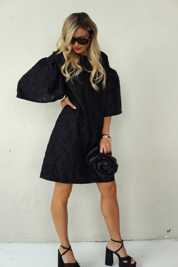Luxurious jacquard dress with puff sleeves